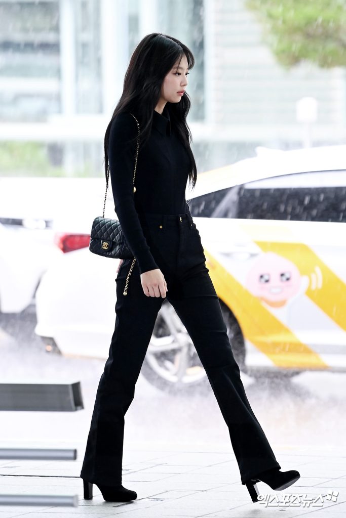 BLACKPINK's Jennie All-Black Style