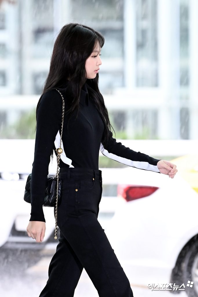 BLACKPINK's Jennie All-Black Style